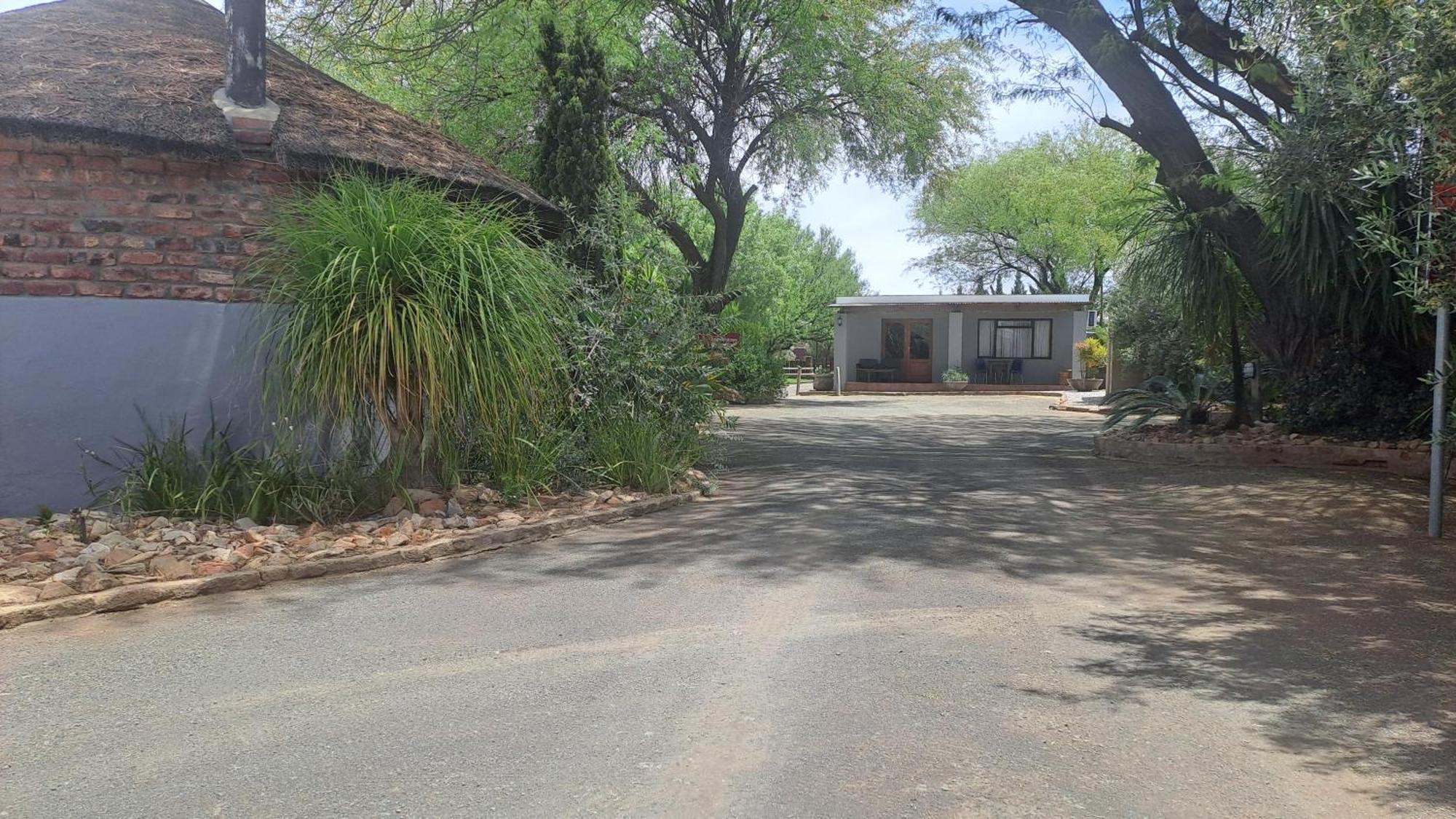 African Dawn B&B Calvinia Exterior foto